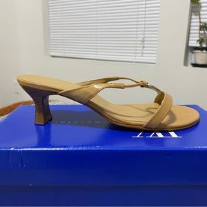 White Mountain Nude Kitten Heel